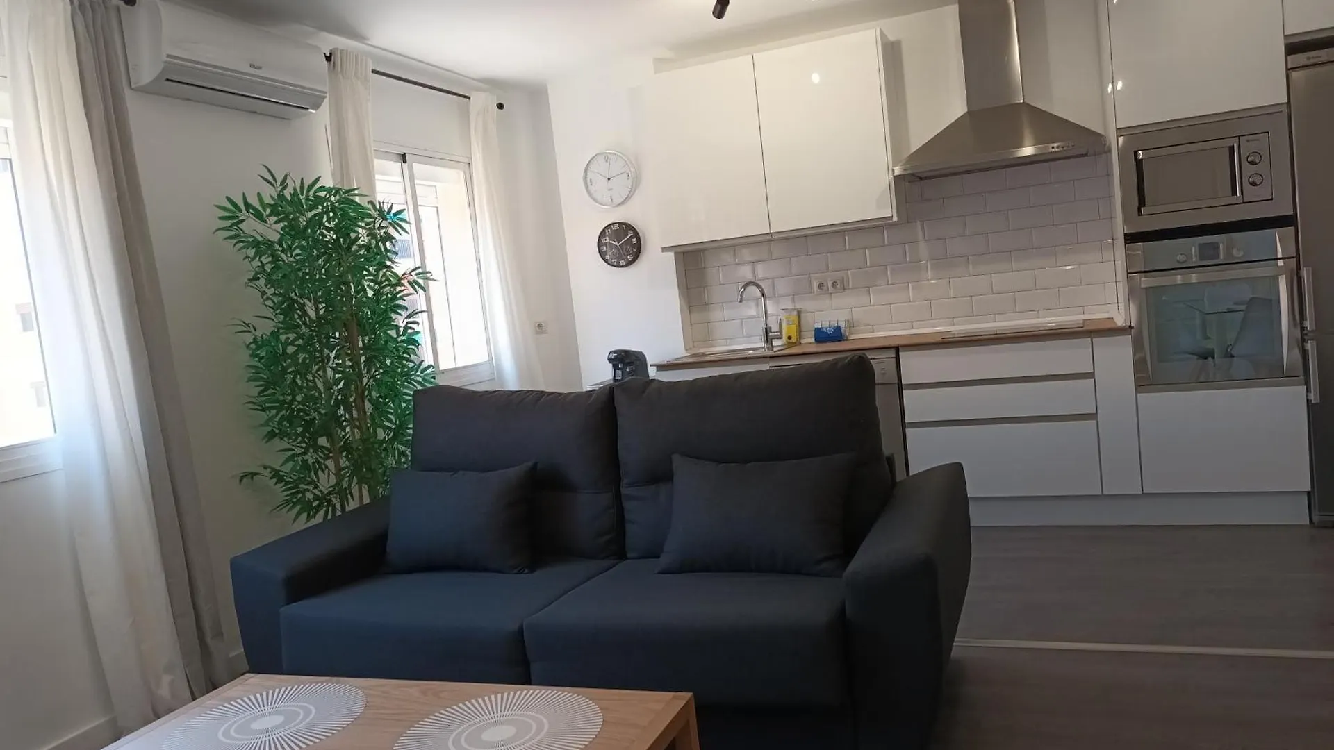 Apartamento Vacacional Cuarteles Malaga Apartment
